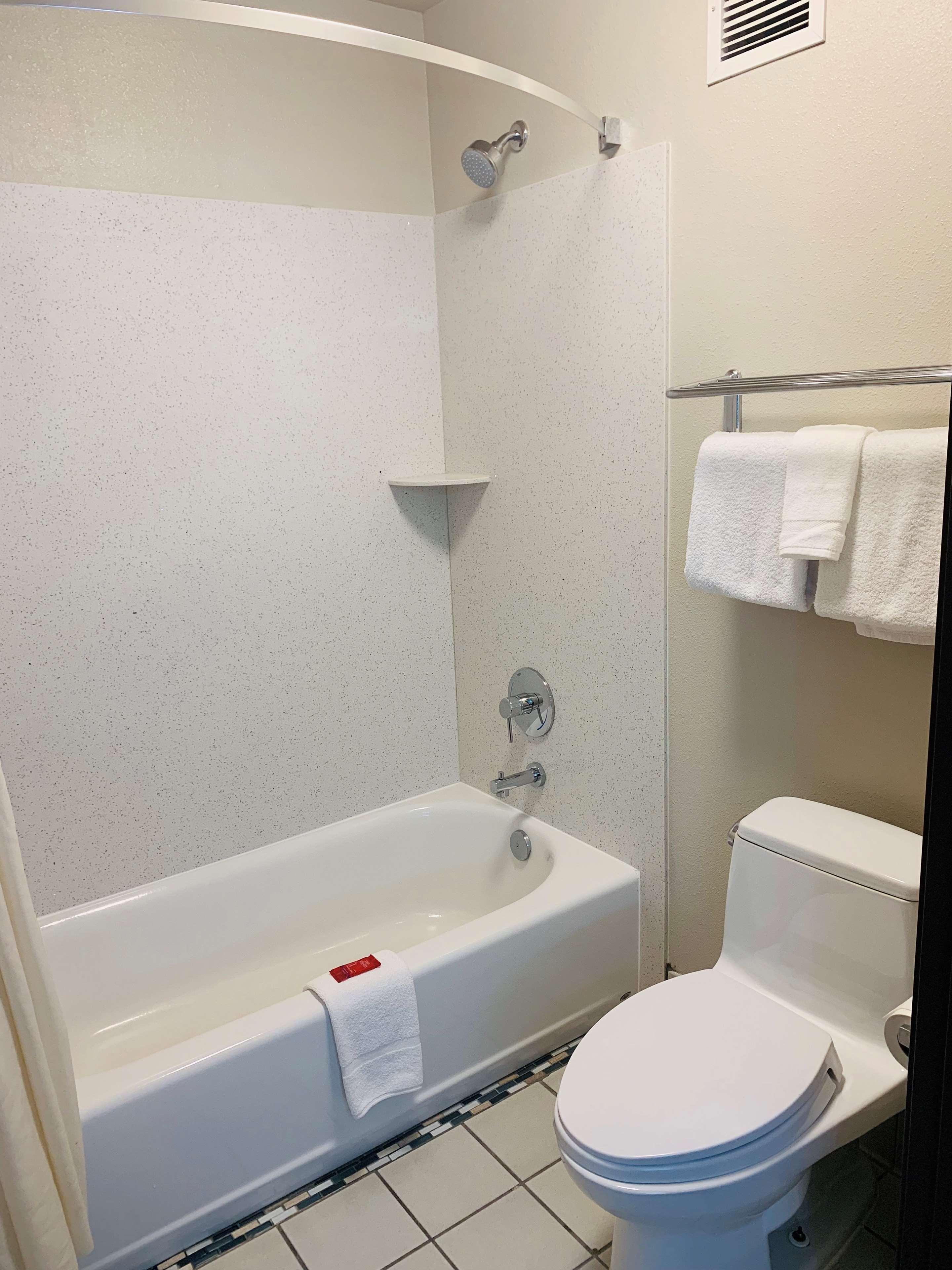 Surestay Plus Hotel By Best Western Реддинг Номер фото