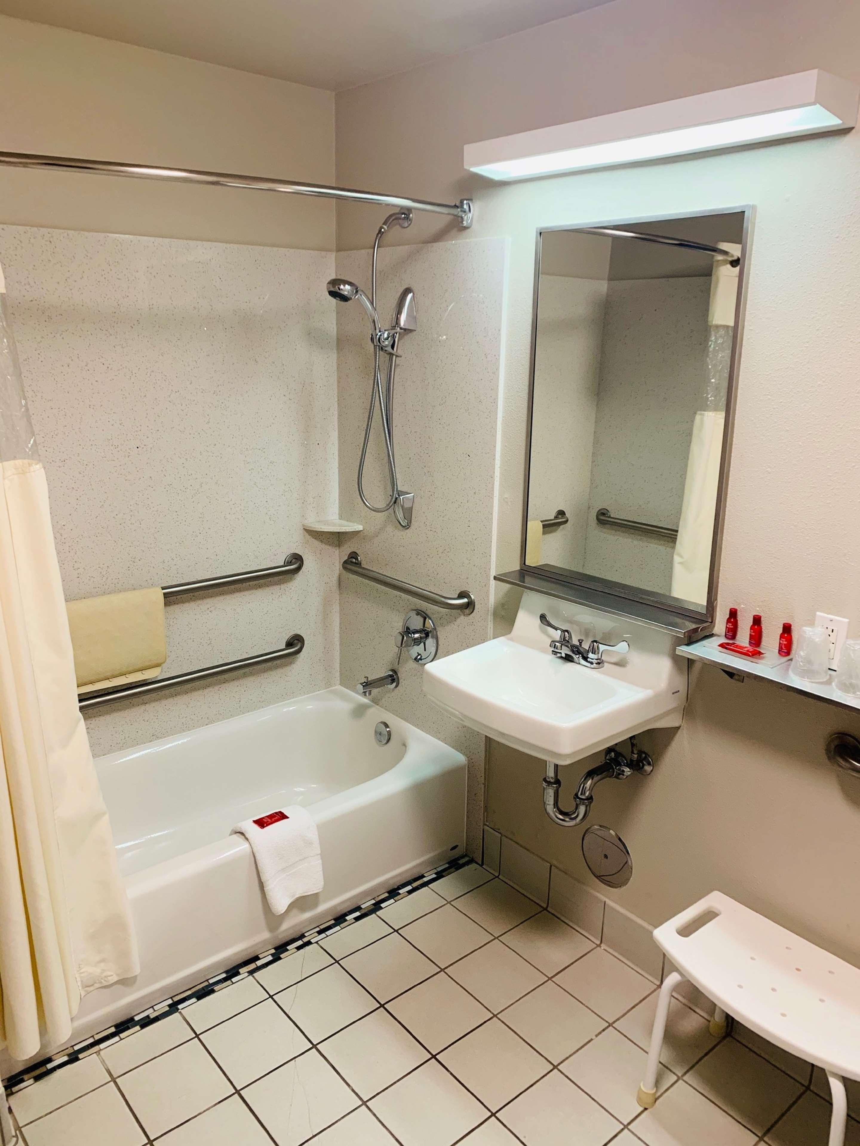Surestay Plus Hotel By Best Western Реддинг Экстерьер фото