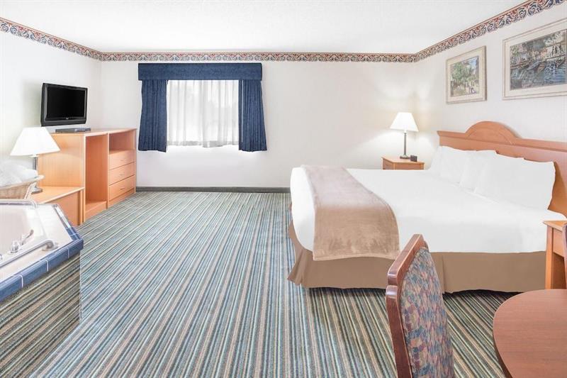 Surestay Plus Hotel By Best Western Реддинг Экстерьер фото